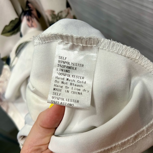 Fashion Nova Women's White Floral Polyester V-Neck Sleeveless Mini Dress S - Picture 3 of 8